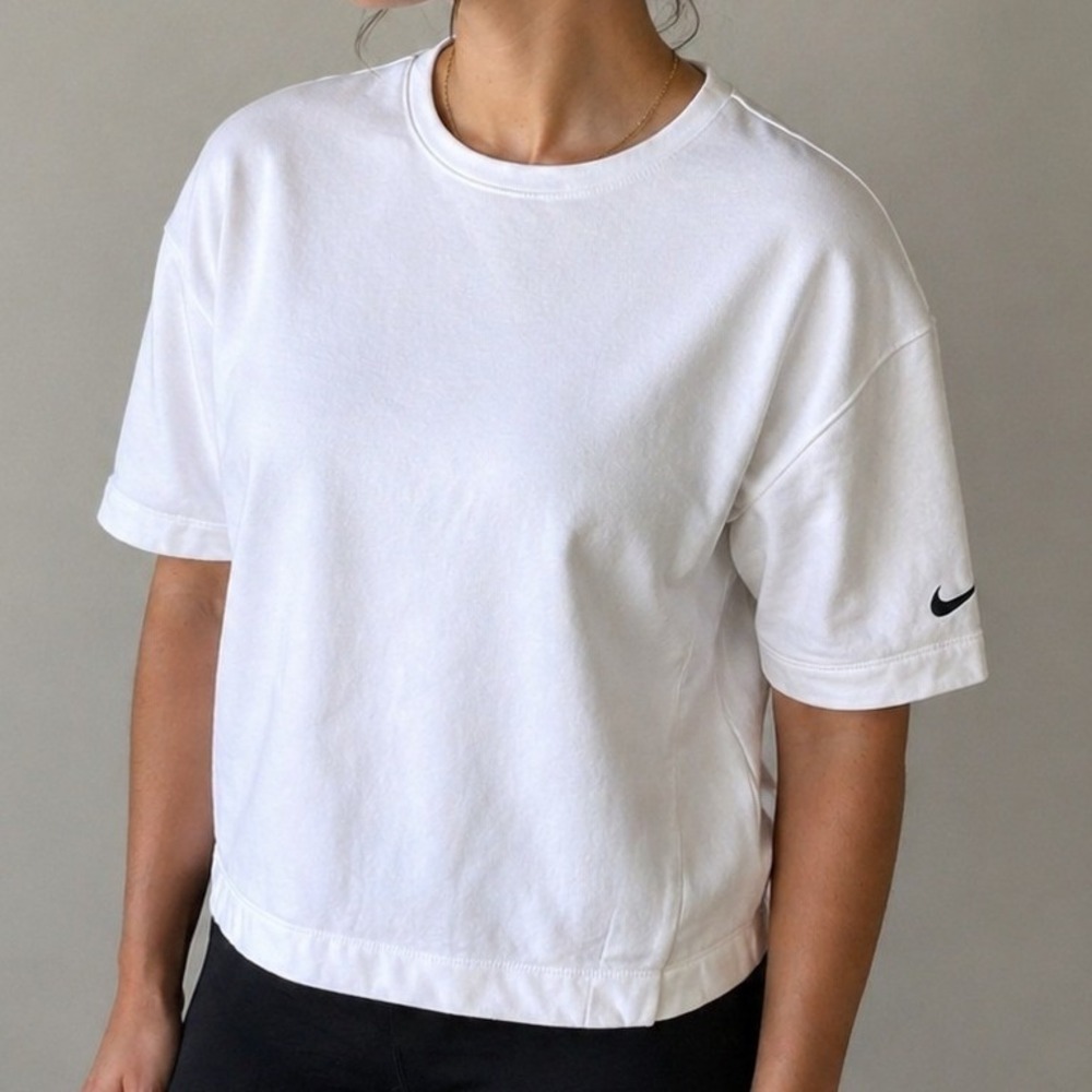 Nike Womens Pullover Minimalist White Mesh Back Athletic Short Sleeve Size Small